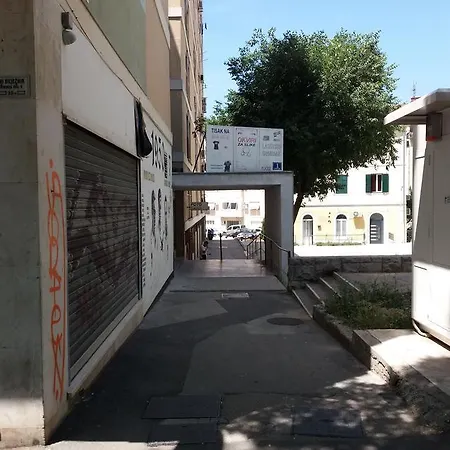 Gasthuis Apartments With Wifi Split - 15650 Split