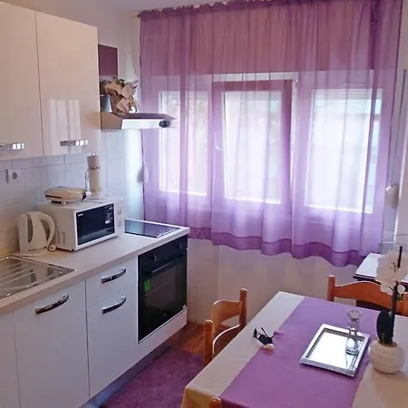 Apartments With Wifi Split - 15650 3* Split